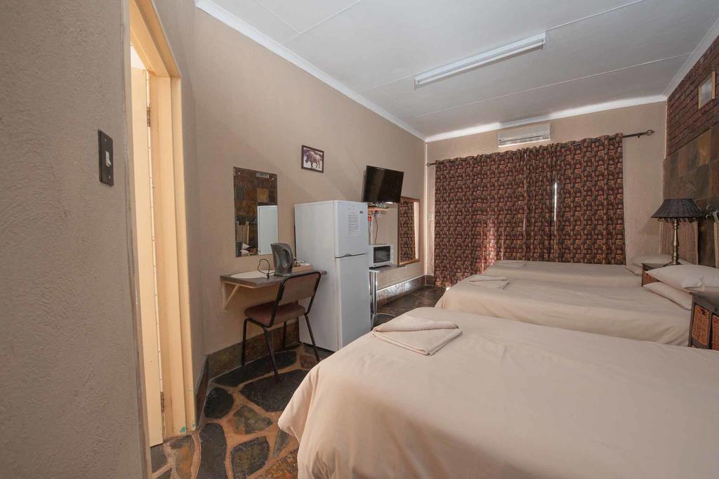 Ingwe Guesthouse Mbombela Exteriör bild