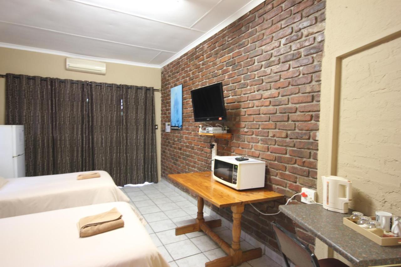 Ingwe Guesthouse Mbombela Exteriör bild