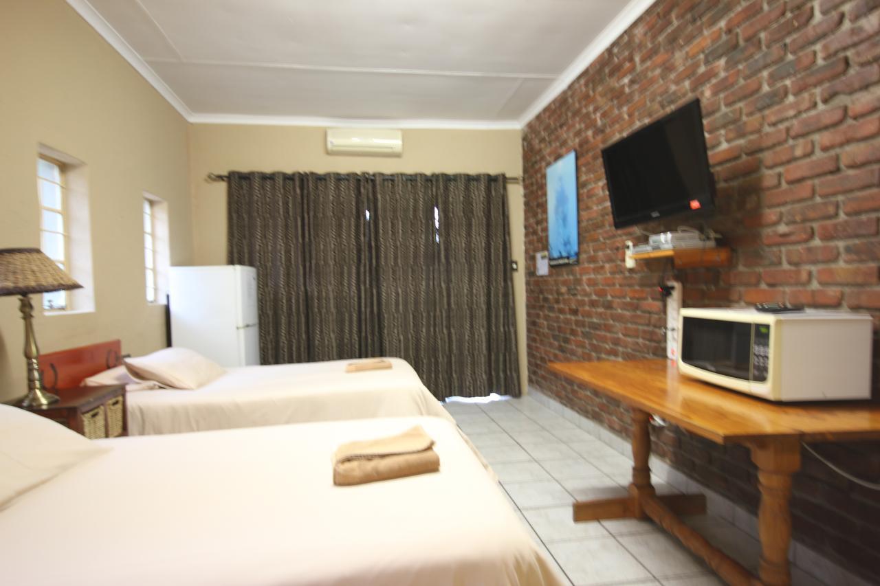 Ingwe Guesthouse Mbombela Exteriör bild